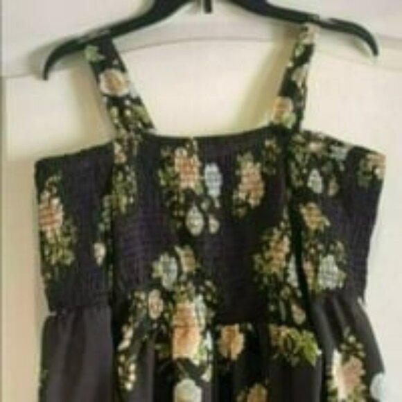 NWT MSRP _128 ECI Floral Smocked Cold Shoulder - Picture 1 of 8